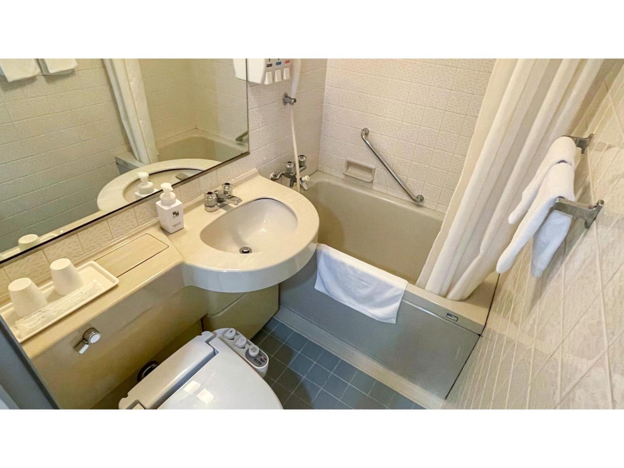 Takatsuki W&M Hotel - Vacation Stay 48546V Zewnętrze zdjęcie